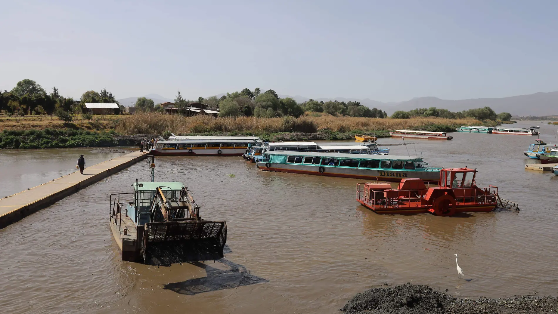 Lanchas baradas en el Lago de Pátzcuaro